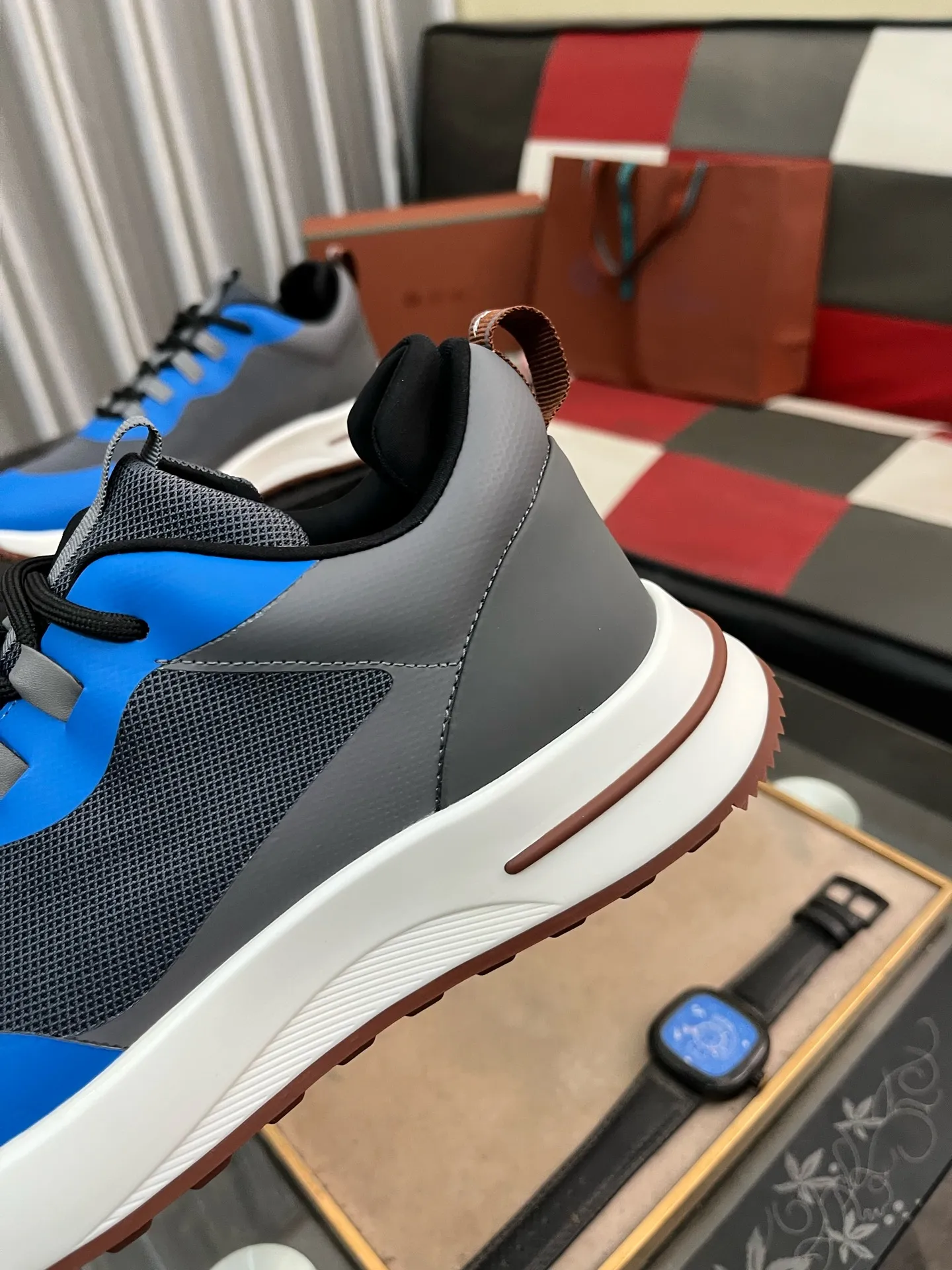 Men's men's shoes💰560⌚️⌚️LoroPiana/Noyo Piana WeekendWalk men's new thick-soled sports shoes, LP lace-up casual shoes that are as comfortable as clouds! The upper is made of cowhide leather, highlighting the sporty style. The lightweight sole adds a touch of modernity to the shoe. Counter original box packaging with dust bag!  Size: 38-449️⃣Colors available